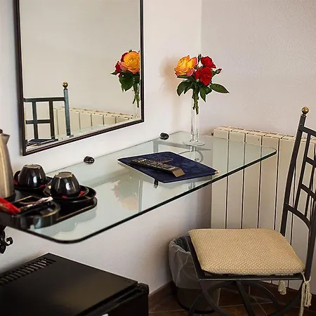 Hotel Ristorante Borgo Antico Monteroni d'Arbia