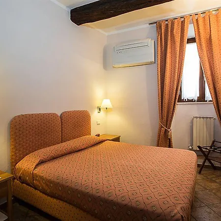 Hotel Ristorante Borgo Antico Monteroni d'Arbia