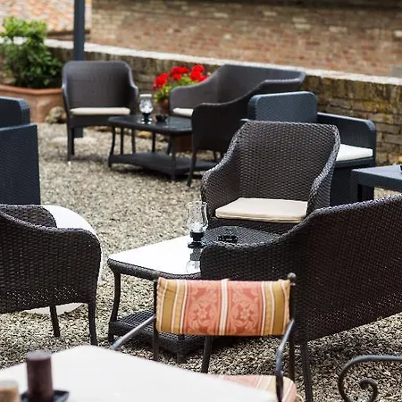 Hotel Ristorante Borgo Antico Monteroni d'Arbia